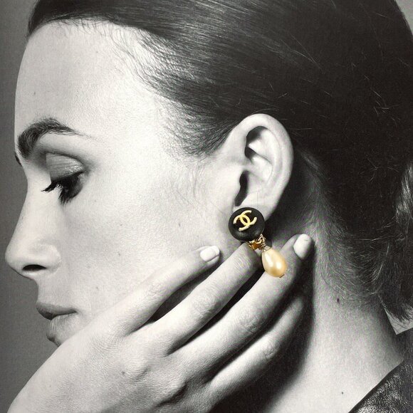 CHANEL Gold Pearl Logo Earrings - Picture 6 of 6